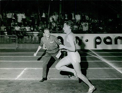 Vintage fotó Michel Jazy vesz a távolsági fut egy európa-Bajnokság, 1966