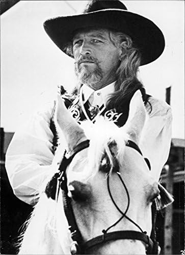 Vintage fotó Buffalo Bill lovaglás ló.